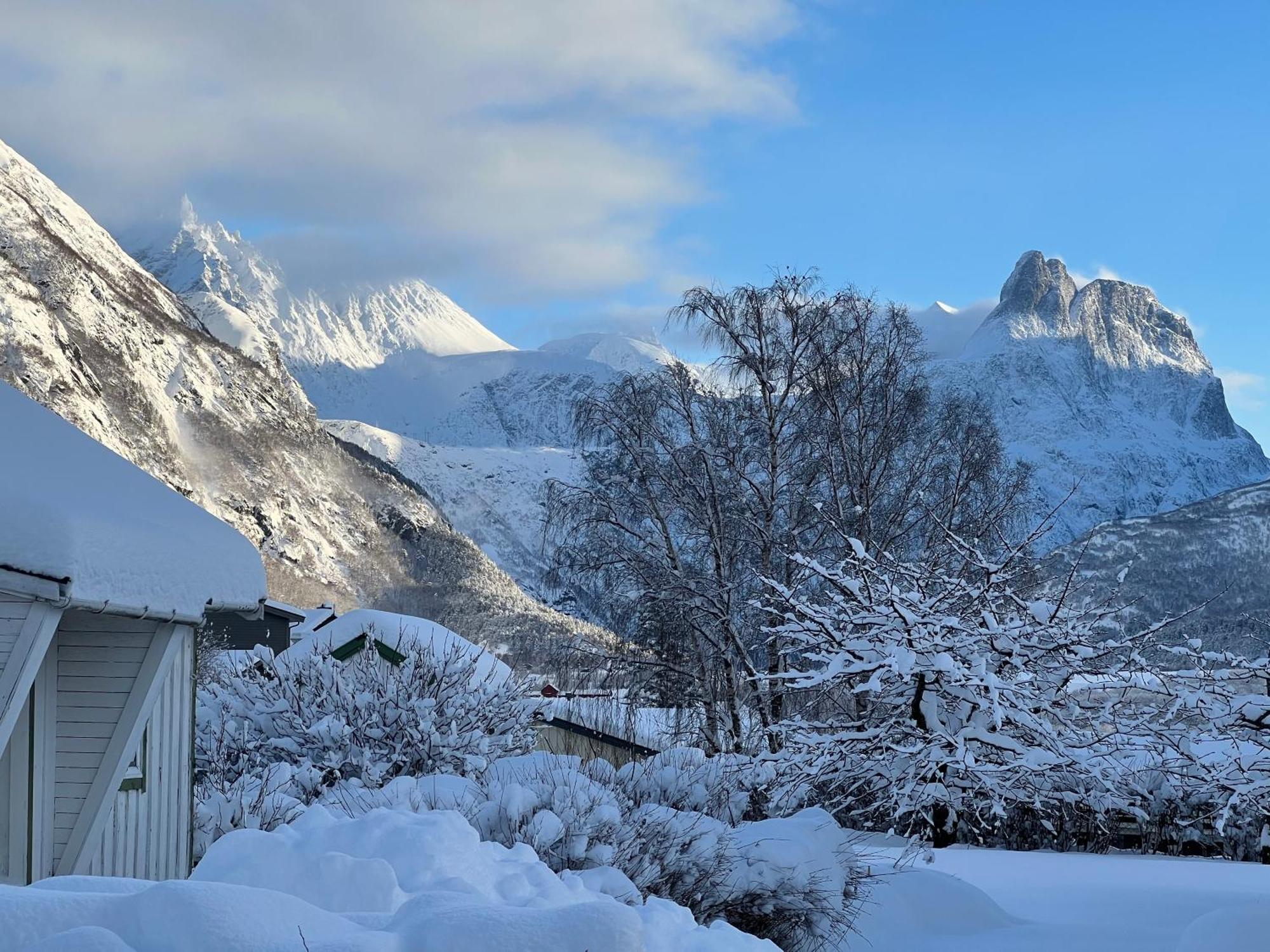 Apartament Andalsnes Gustehouse Zewnętrze zdjęcie